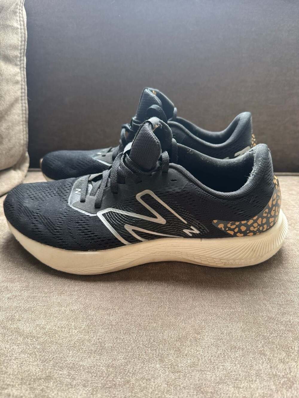 New Balance Women's DynaSoft Pro Run V2 Black Leopard Print Running Shoes